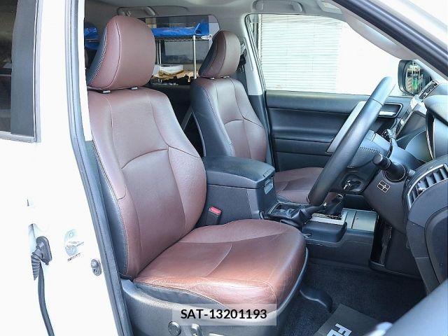 Toyota LAND CRUISER PRADO 2016-01 8208198-2