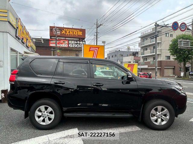 Toyota LAND CRUISER PRADO 2023-07 8208196-23