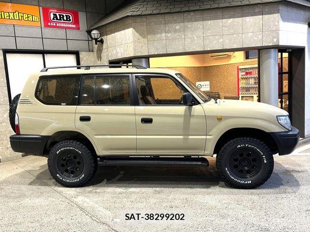 Toyota LAND CRUISER PRADO 2002-03 8208204-1