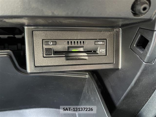 Toyota LAND CRUISER PRADO 2017-09 8208205-11