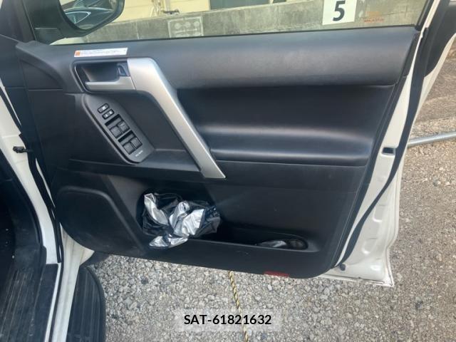 Toyota LAND CRUISER PRADO 2021-03 8230536-10