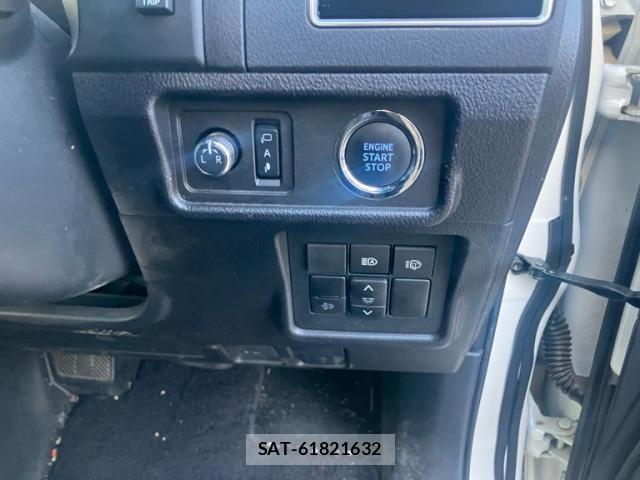 Toyota LAND CRUISER PRADO 2021-03 8230536-11