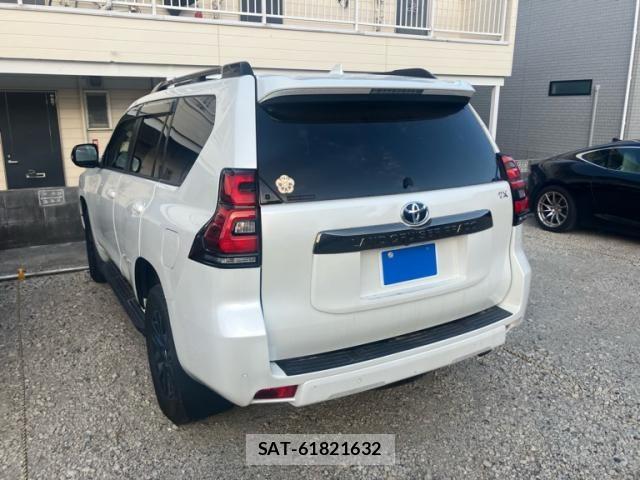 Toyota LAND CRUISER PRADO 2021-03 8230536-2