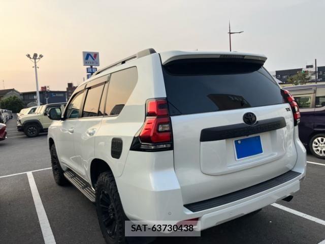 Toyota LAND CRUISER PRADO 2020-10 8230541-1