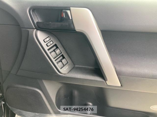 Toyota LAND CRUISER PRADO 2023-06 8230543-17