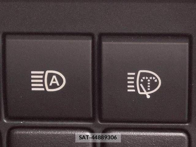 Toyota LAND CRUISER PRADO 2018-09 8245646-7