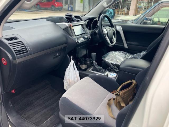 Toyota LAND CRUISER PRADO 2015-02 8245648-9