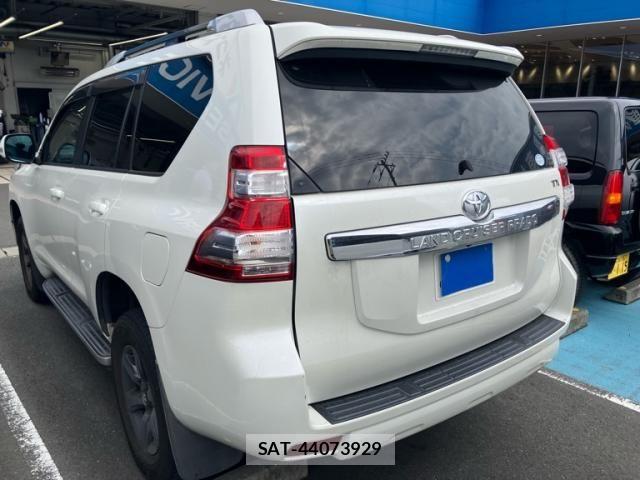 Toyota LAND CRUISER PRADO 2015-02 8245648-2
