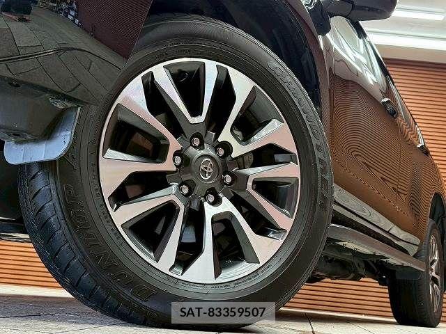 Toyota LAND CRUISER PRADO 2022-01 8245617-17