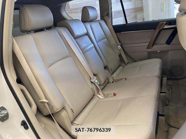 Toyota LAND CRUISER PRADO 2023-02 8245630-11