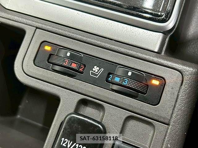 Toyota LAND CRUISER PRADO 2021-07 8245616-9