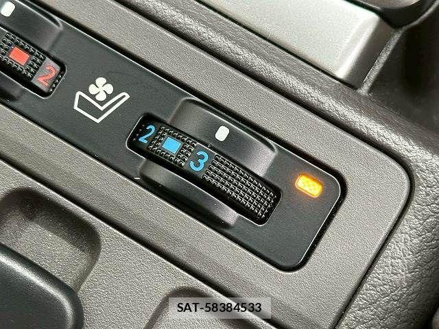 Toyota LAND CRUISER PRADO 2018-11 8245627-9