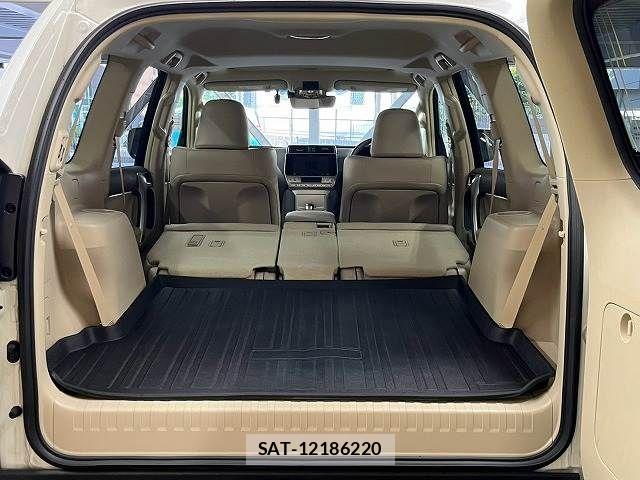 Toyota LAND CRUISER PRADO 2023-04 8245628-12