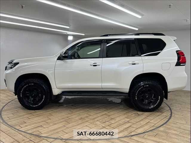 Toyota LAND CRUISER PRADO 2024-01 8245631-14