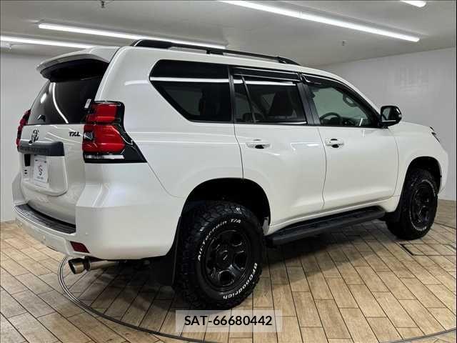 Toyota LAND CRUISER PRADO 2024-01 8245631-15