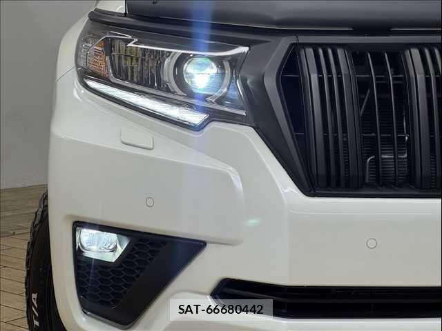 Toyota LAND CRUISER PRADO 2024-01 8245631-18