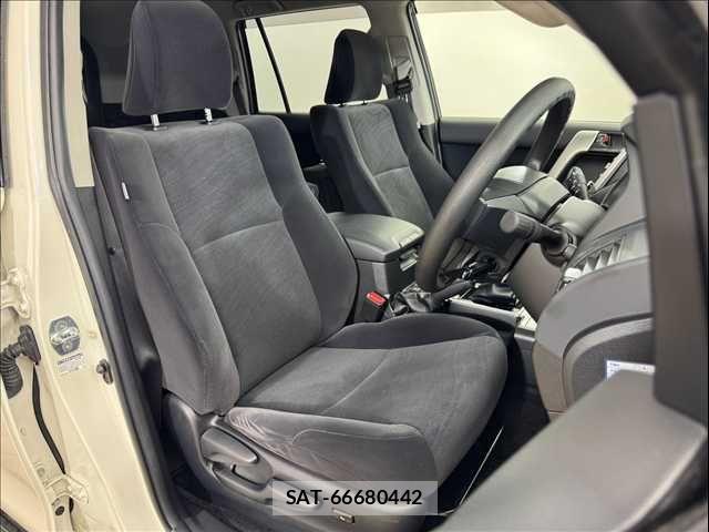 Toyota LAND CRUISER PRADO 2024-01 8245631-4