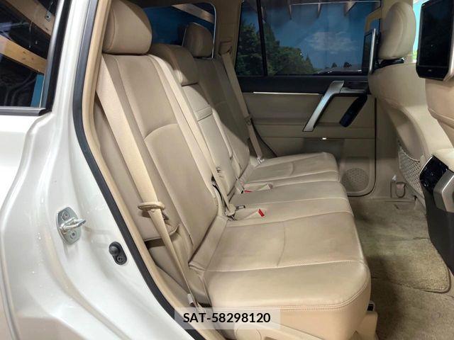 Toyota LAND CRUISER PRADO 2023-10 8245624-9