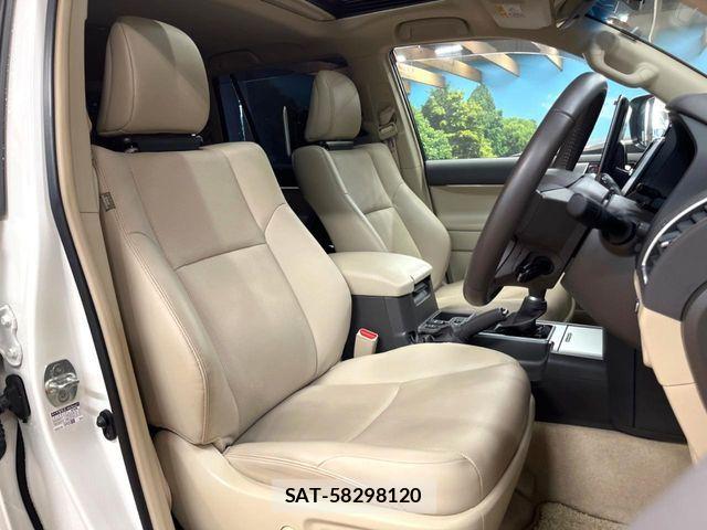 Toyota LAND CRUISER PRADO 2023-10 8245624-8