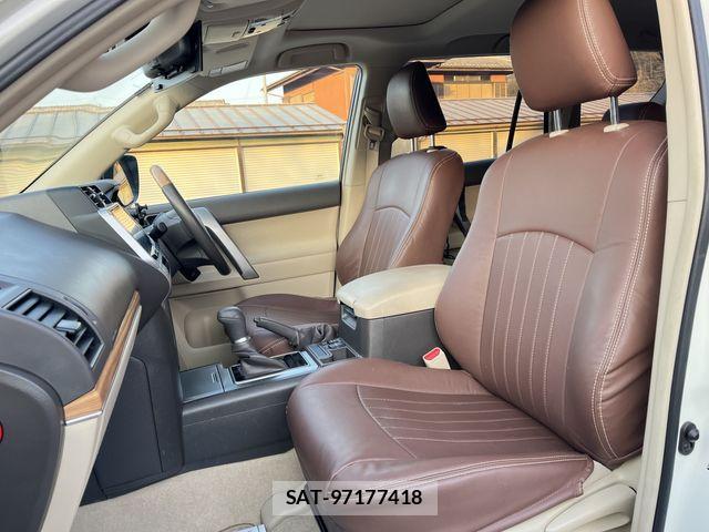 Toyota LAND CRUISER PRADO 2020-02 8245625-12