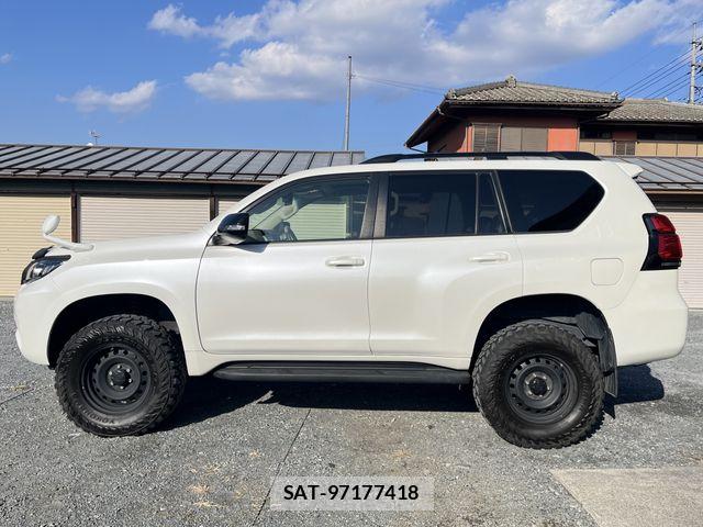 Toyota LAND CRUISER PRADO 2020-02 8245625-2