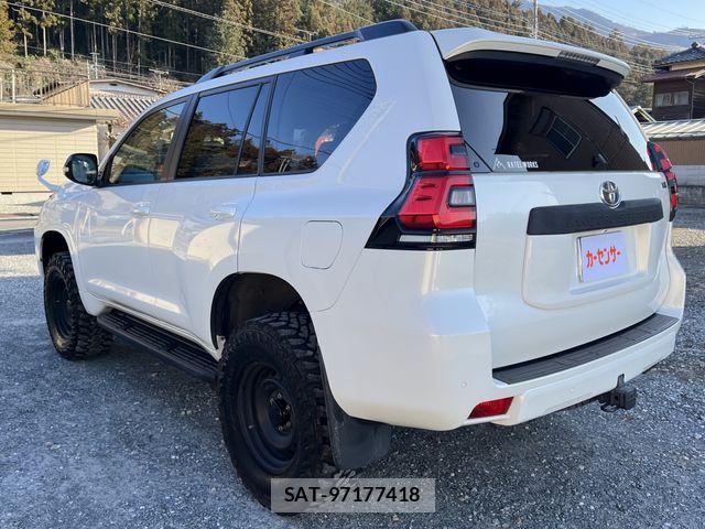 Toyota LAND CRUISER PRADO 2020-02 8245625-29