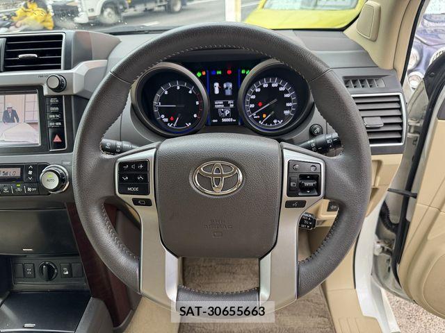 Toyota LAND CRUISER PRADO 2015-07 8315059-13