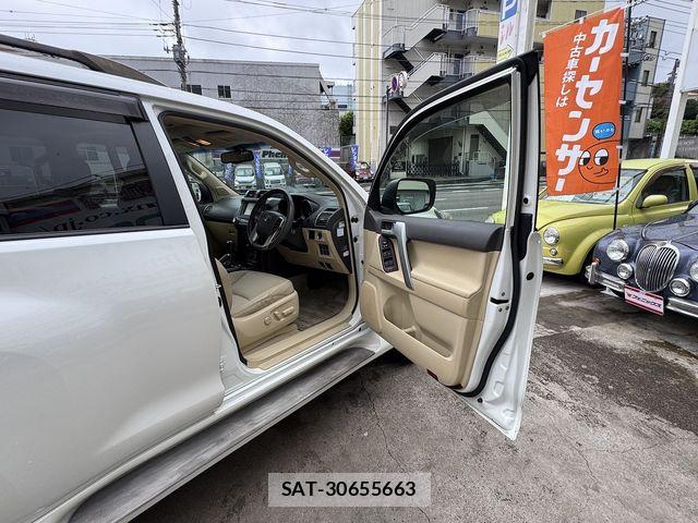 Toyota LAND CRUISER PRADO 2015-07 8315059-18