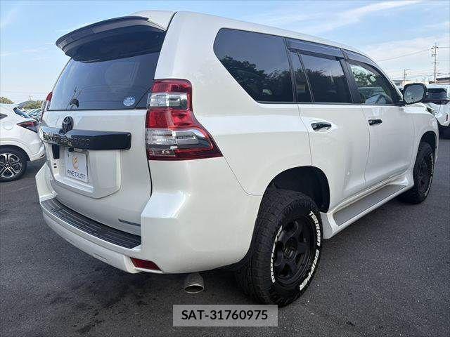 Toyota LAND CRUISER PRADO 2014-05 8315068-19