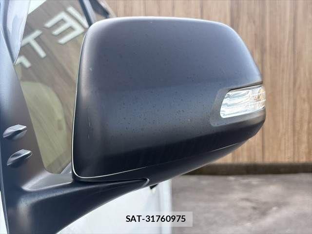 Toyota LAND CRUISER PRADO 2014-05 8315068-27