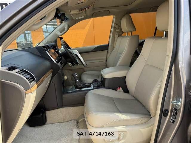 Toyota LAND CRUISER PRADO 2023-08 8315048-16