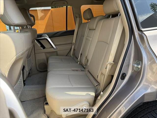 Toyota LAND CRUISER PRADO 2023-08 8315048-17