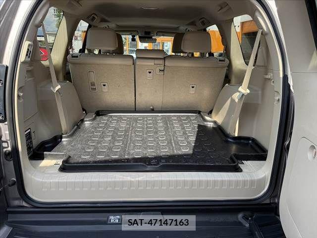 Toyota LAND CRUISER PRADO 2023-08 8315048-18