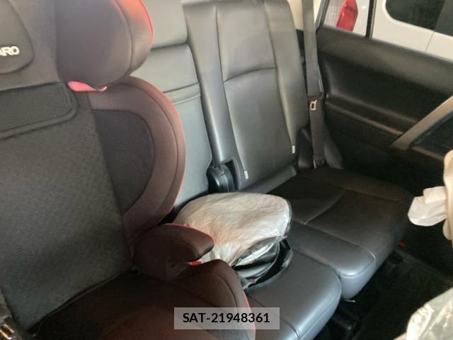 Toyota LAND CRUISER PRADO 2015-07 8315066-12