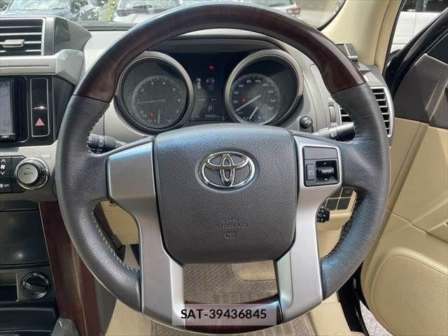Toyota LAND CRUISER PRADO 2015-04 8315064-11