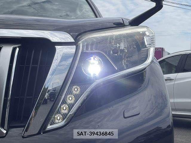 Toyota LAND CRUISER PRADO 2015-04 8315064-12