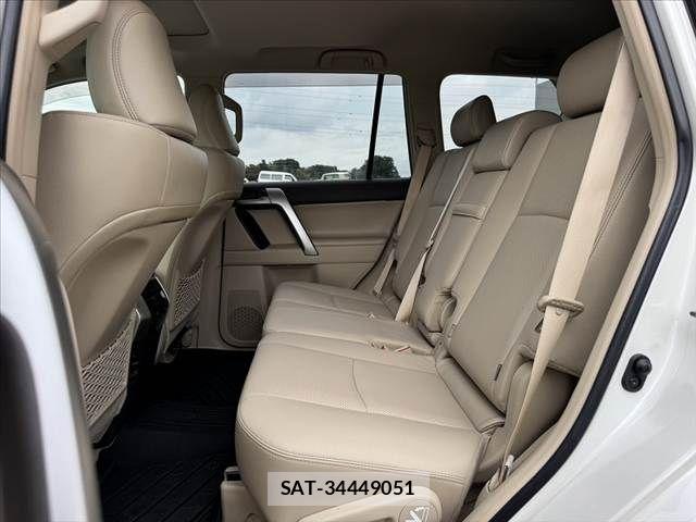 Toyota LAND CRUISER PRADO 2023-02 8315050-17