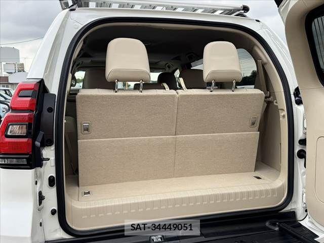 Toyota LAND CRUISER PRADO 2023-02 8315050-18