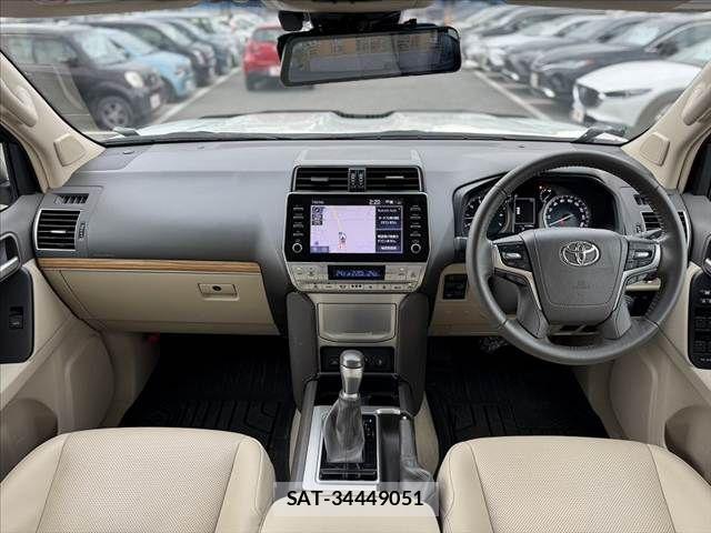 Toyota LAND CRUISER PRADO 2023-02 8315050-1