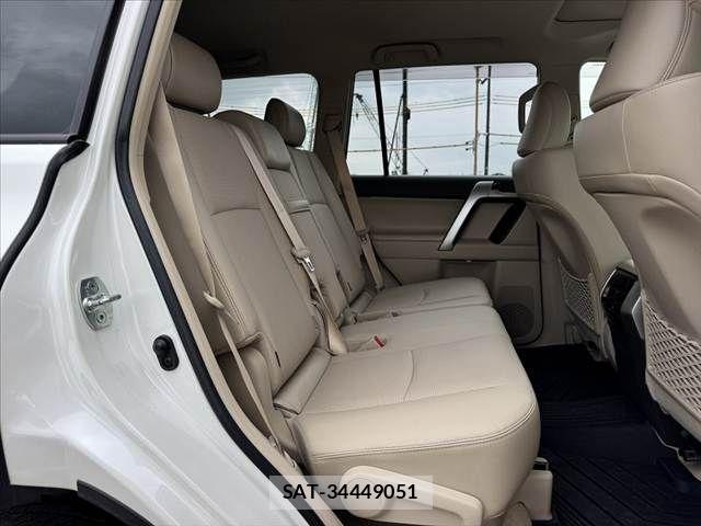 Toyota LAND CRUISER PRADO 2023-02 8315050-19