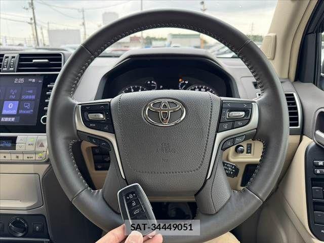 Toyota LAND CRUISER PRADO 2023-02 8315050-6