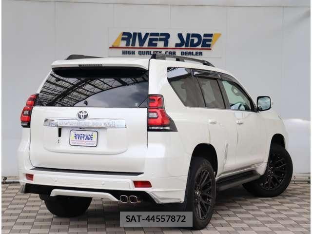 Toyota LAND CRUISER PRADO 2023-03 8315039-1