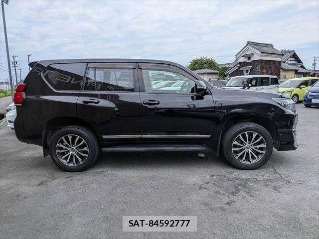 Toyota LAND CRUISER PRADO 2018-01 8315056-17
