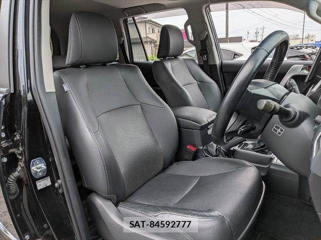 Toyota LAND CRUISER PRADO 2018-01 8315056-8
