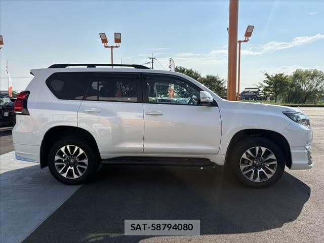 Toyota LAND CRUISER PRADO 2023-10 8336450-11