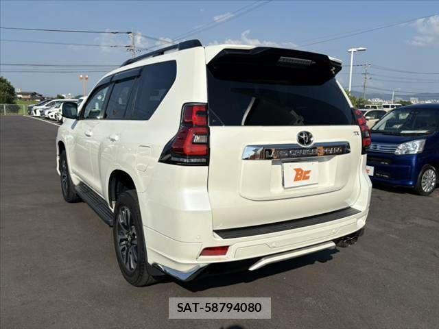 Toyota LAND CRUISER PRADO 2023-10 8336450-14