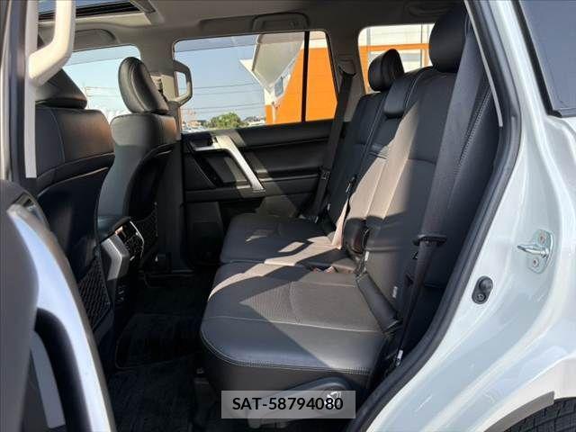 Toyota LAND CRUISER PRADO 2023-10 8336450-18