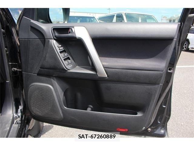Toyota LAND CRUISER PRADO 2017-12 8336469-29