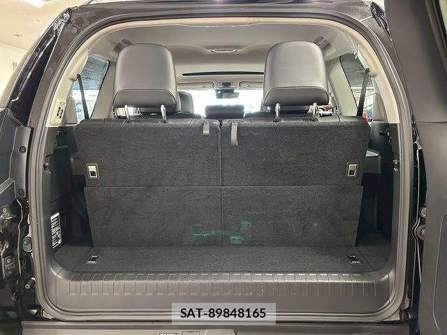 Toyota LAND CRUISER PRADO 2023-10 8336451-12