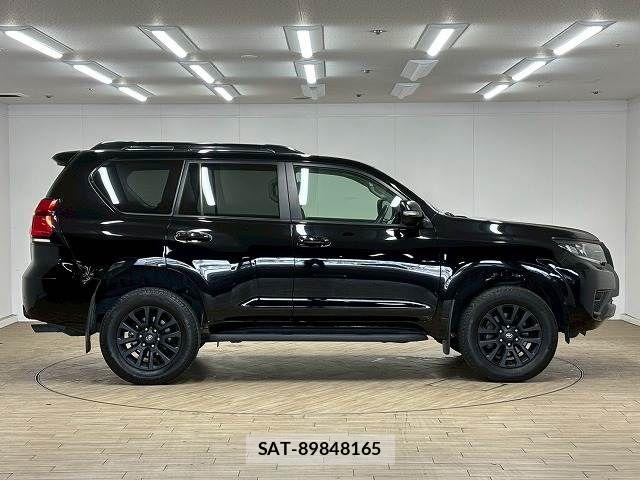 Toyota LAND CRUISER PRADO 2023-10 8336451-17